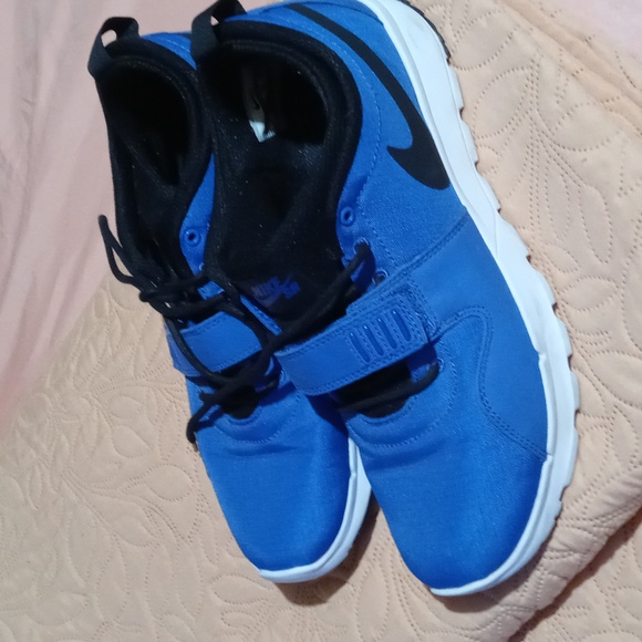 Nike's - Picture 5 of 6